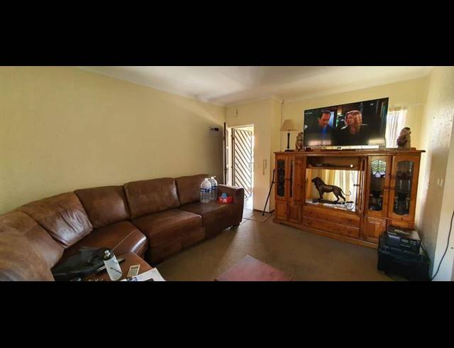 2 BEDROOM APARTMENT FOR SALE IN RYNFIELD